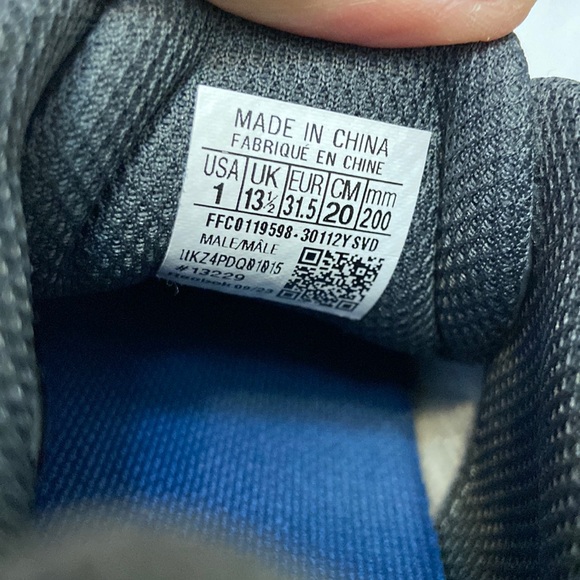 Reebok Kids Boys or Girls Sneakers - Size 1 - Picture 8 of 12